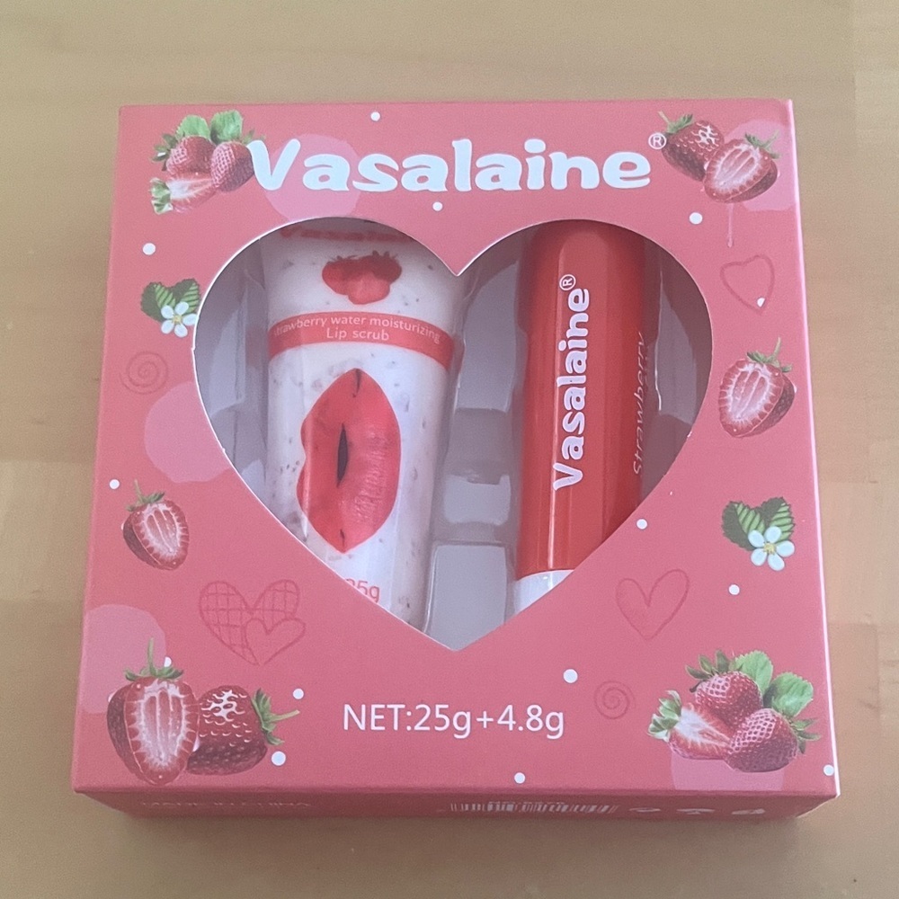 Vasalaine Strawberry Lip Balm & Scrub Set - Red